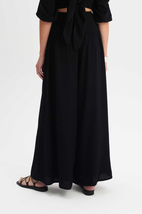 meer. NECK SLIT SHEER TOP メーア　黒 NECK SLIT SHEER TOP /BLK A514 - MEER.