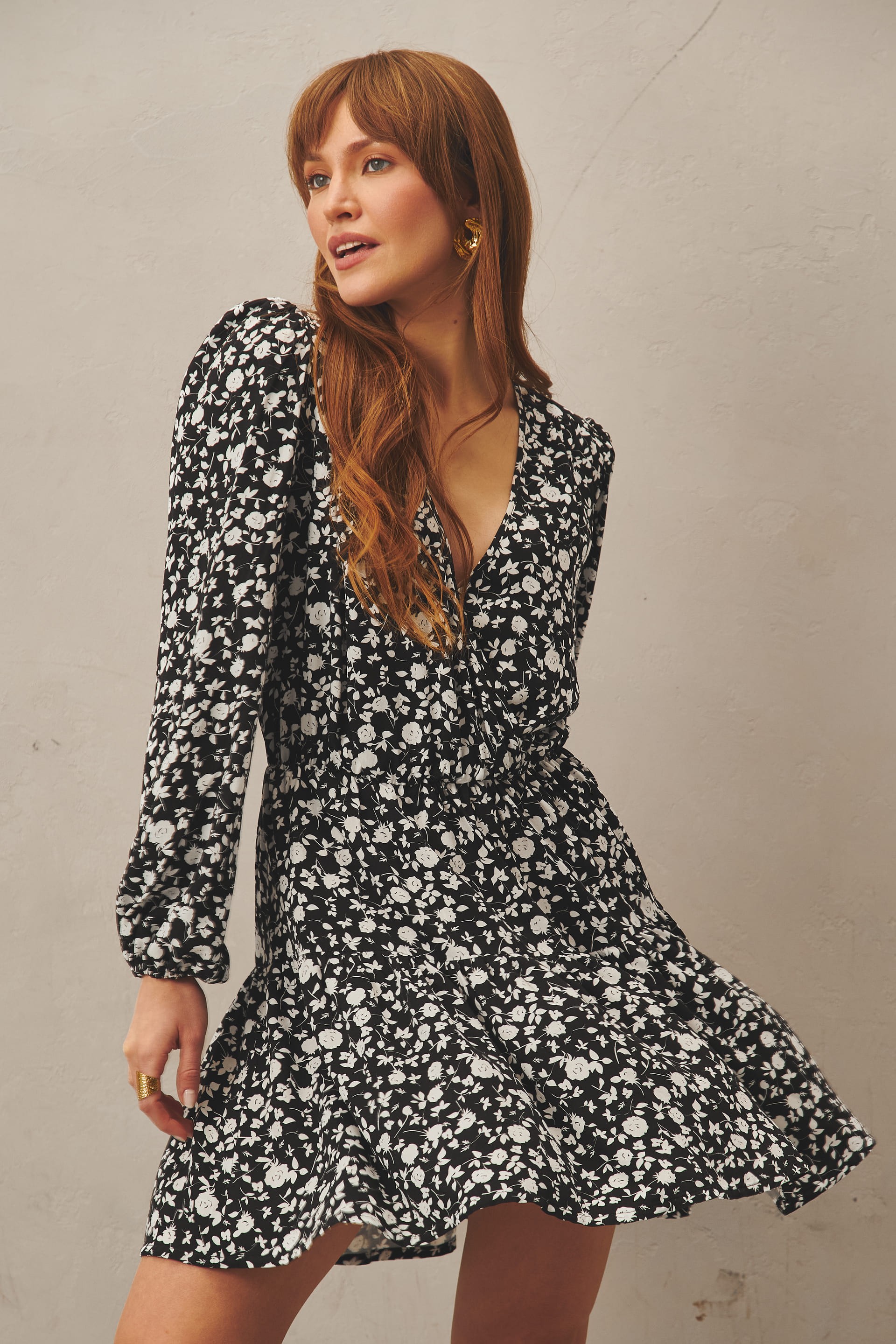 VALENTINA MIDNIGHT  FLOWERS