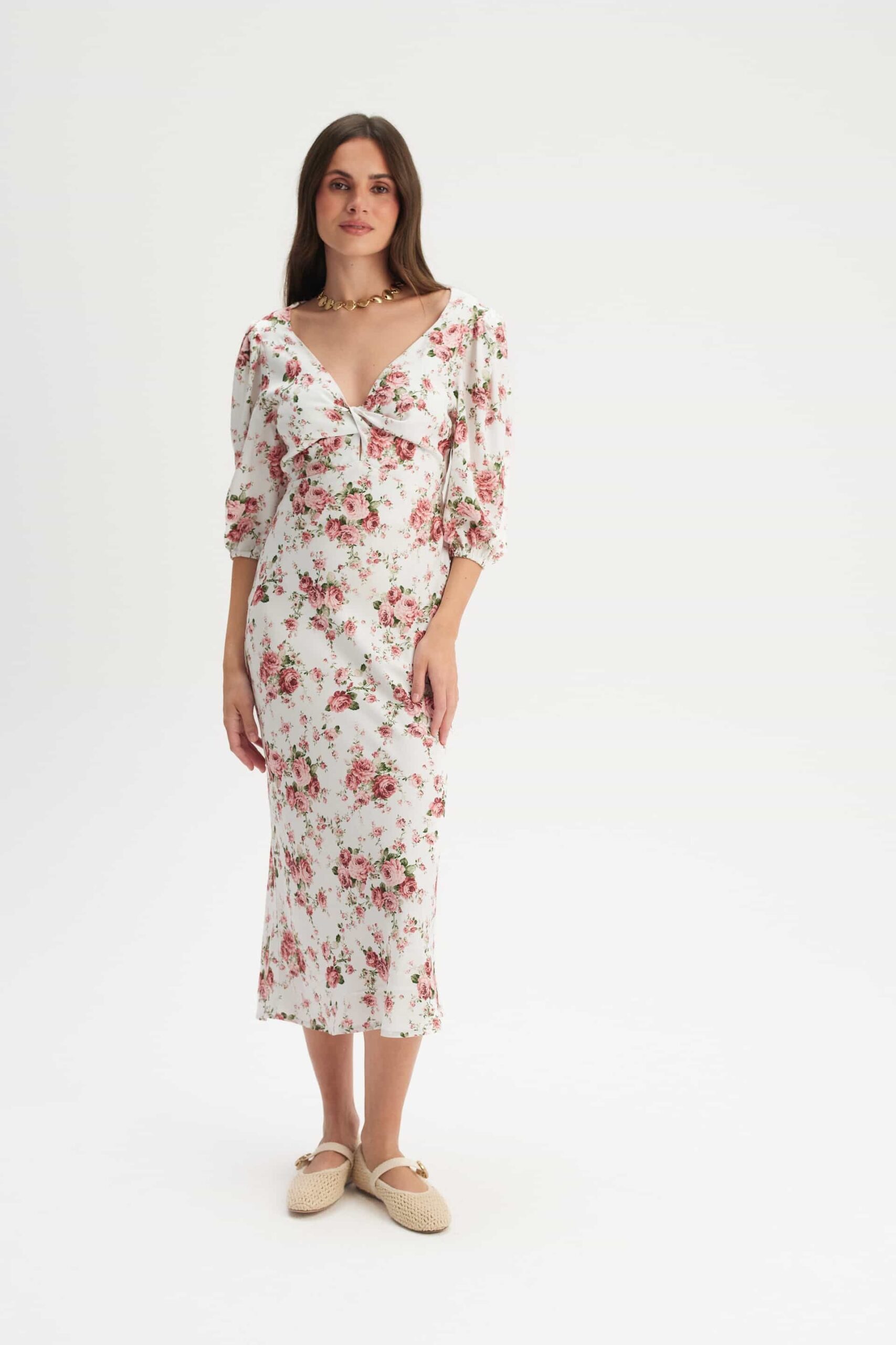 awril-roses-on-white sukienki na wesele, sukienka w kwiaty