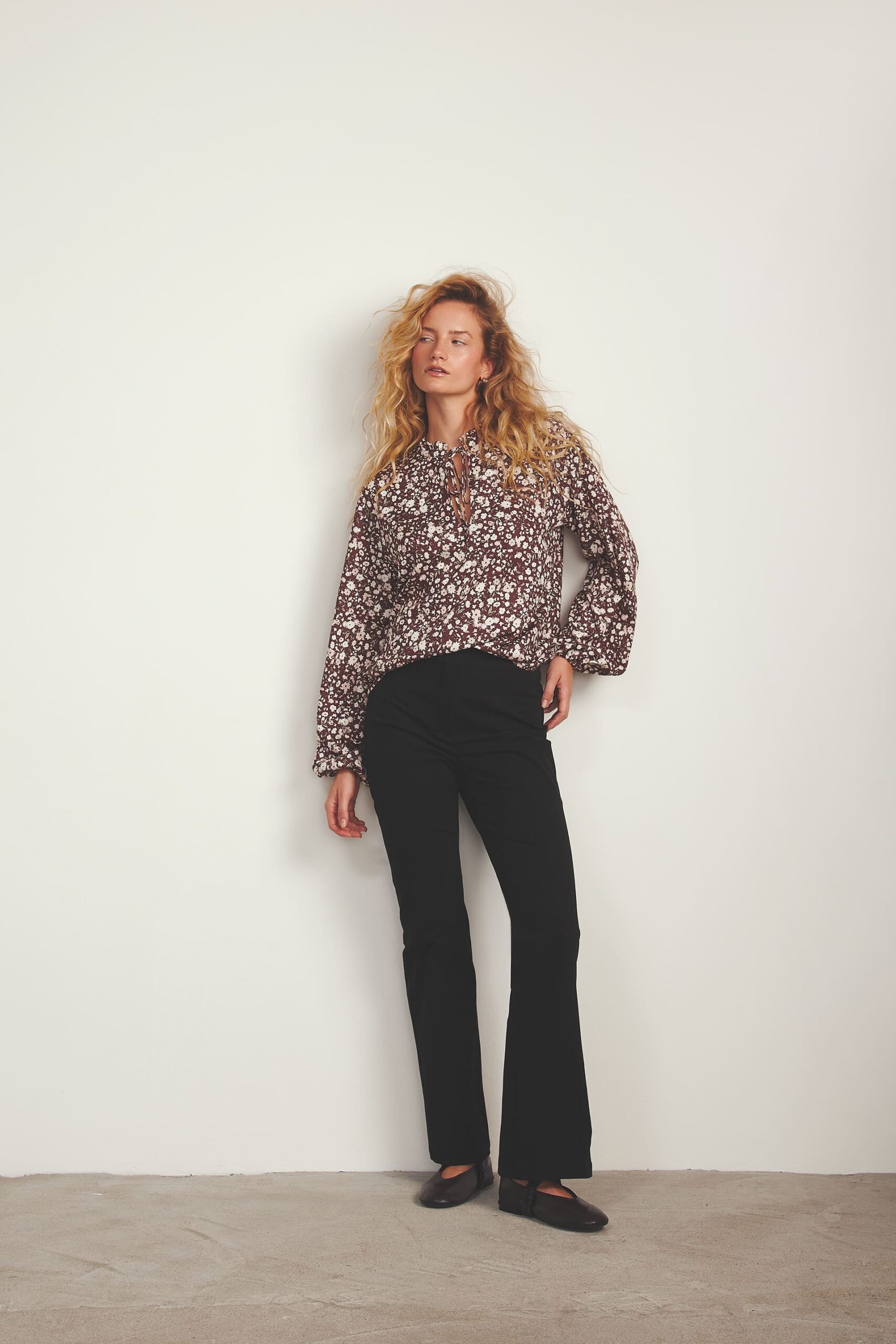 spodnie szerokie dzwony dla wysokich