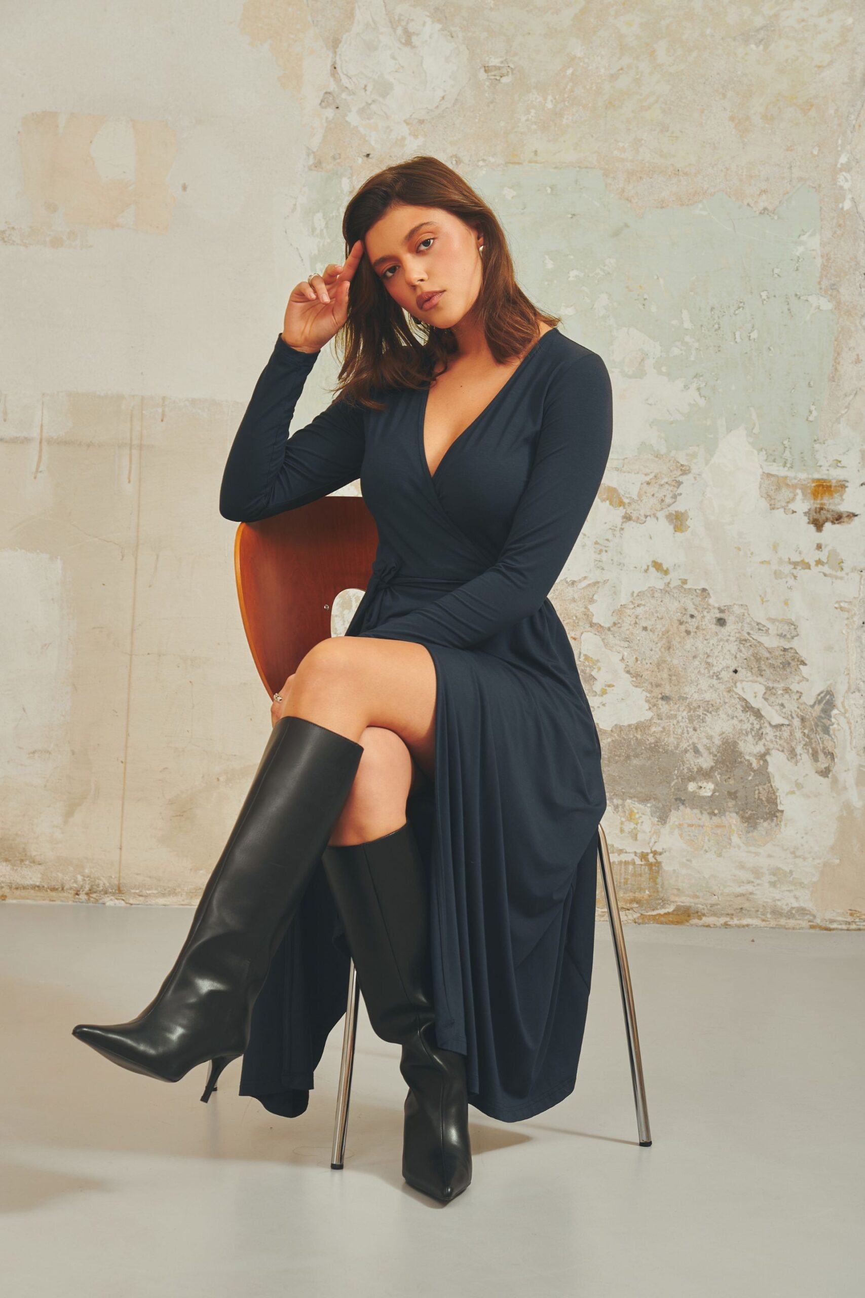 niebieska sukienka maxi na święta 