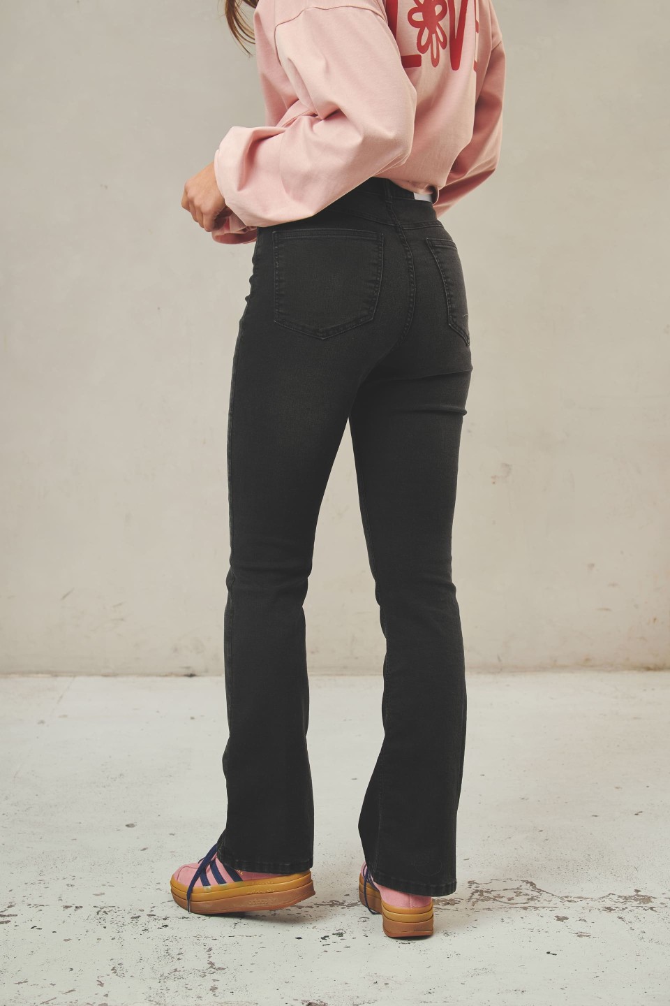 SALI FLARE BLACK (Rozmiar: M - Długość: STANDARD)